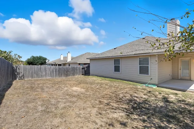 $1,850 | 257 Firwood North, Kyle, TX 78640