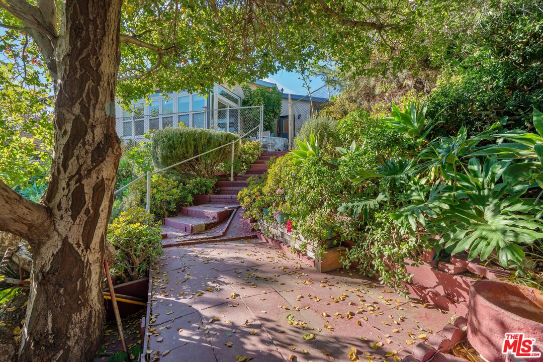 2648 Range Road Los Angeles, CA 90065 - Photo 22 of 26