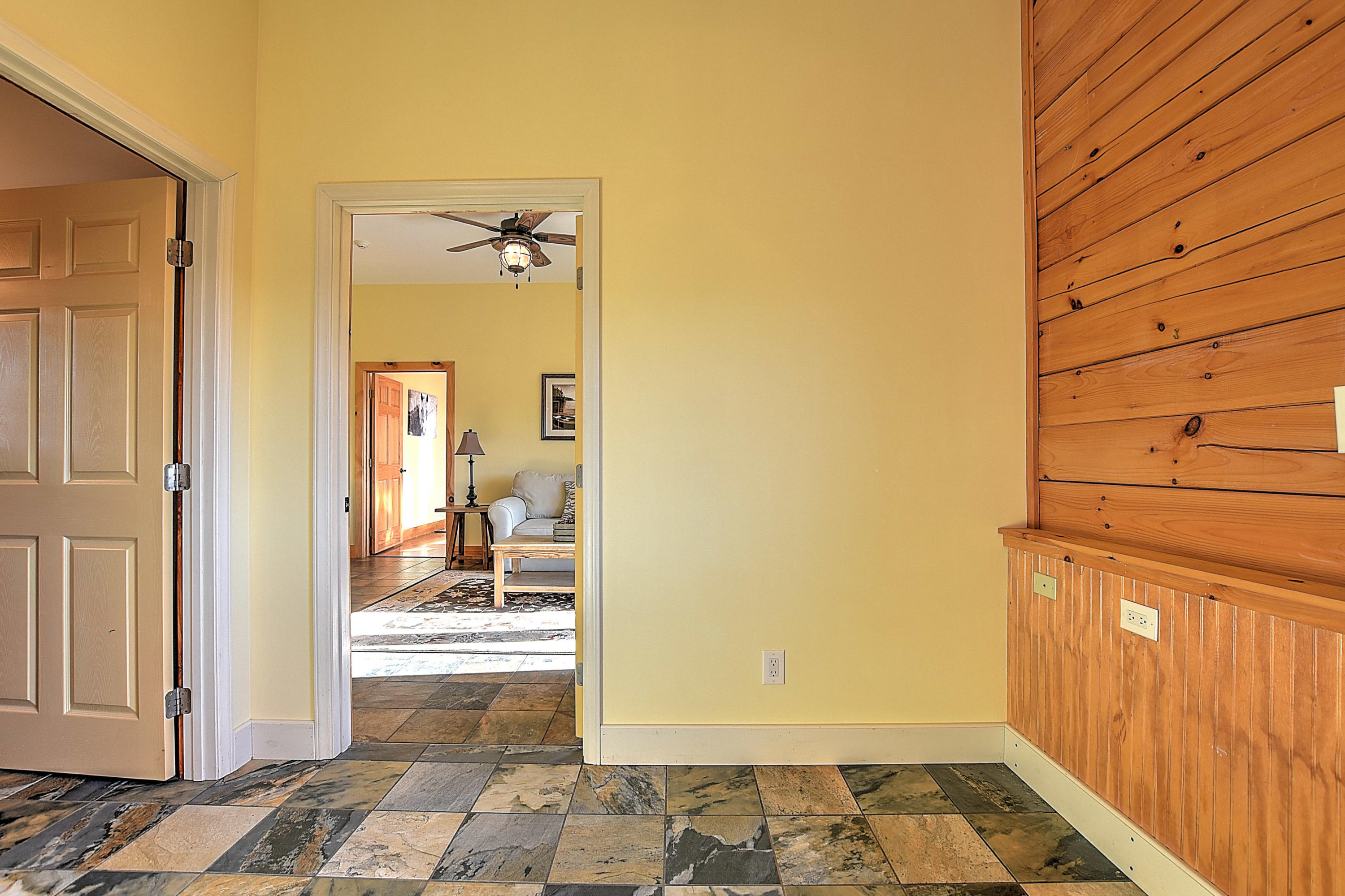 10357 Rich Valley Road Bristol, VA 24202 - Photo 20 of 38 10357 Rich Valley Rd-18