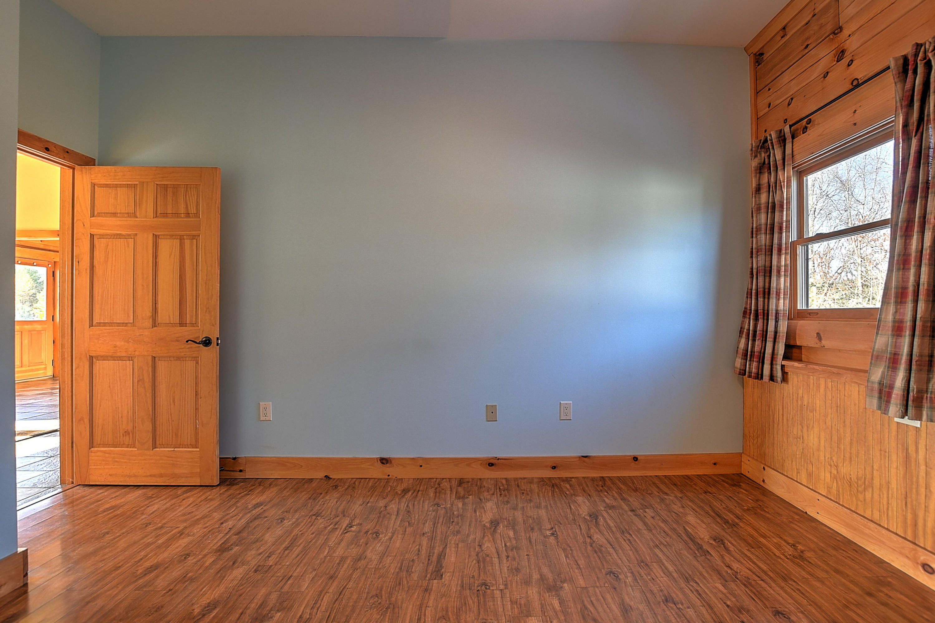 10357 Rich Valley Road Bristol, VA 24202 - Photo 30 of 38 10357 Rich Valley Rd-29