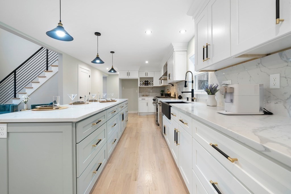 35 Marcus Road Sharon, MA 02067 - Photo 3 of 42