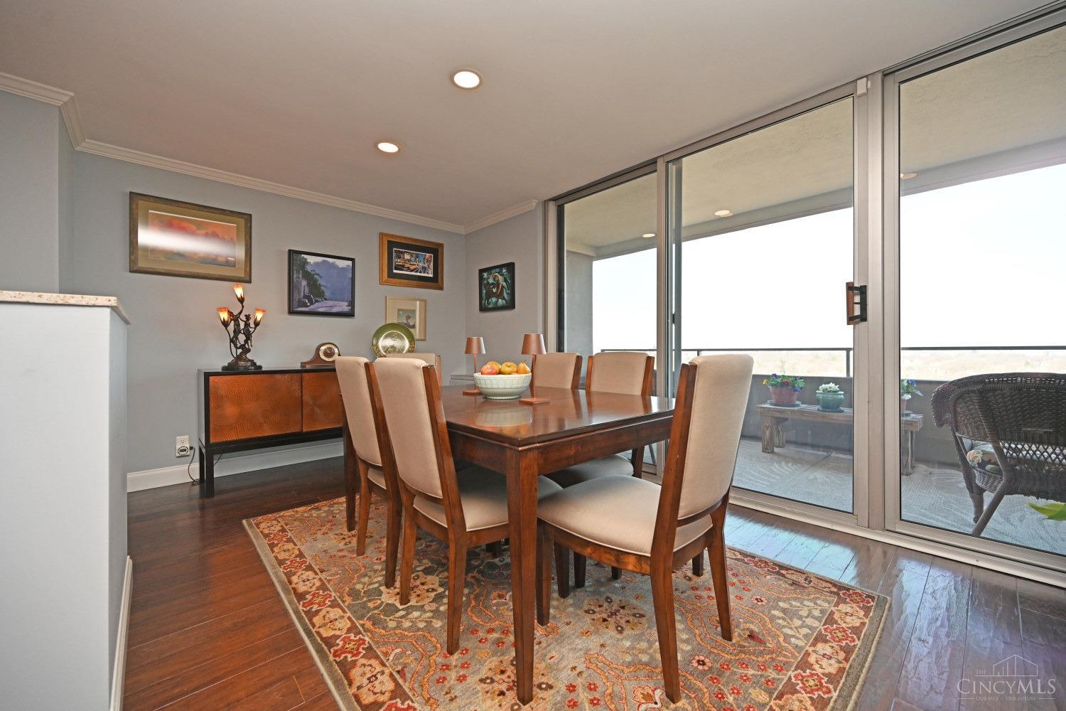 2324 Madison Road, Unit 1601 Cincinnati, OH 45208 - Photo 9 of 32 Gallery Image 9