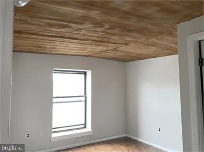 a view of empty room with window