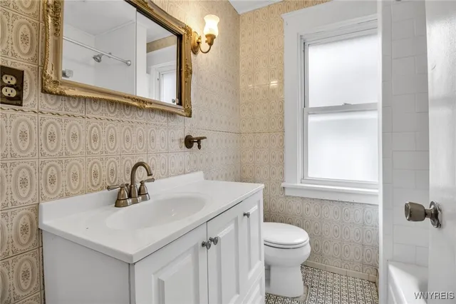 $249,900 | 98 Taunton Place, Buffalo, NY 14216