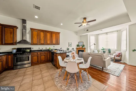 $289,000 | 128 South Street, Unit 3R, Philadelphia, PA 19147
