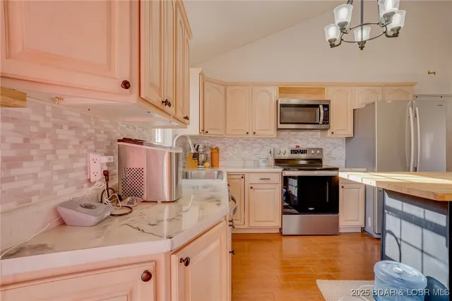 $299,000 | 18 Kathryn Court, Camdenton, MO 65020