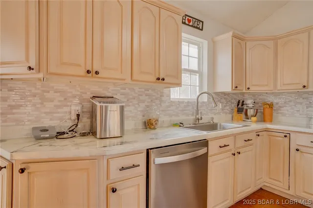 $299,000 | 18 Kathryn Court, Camdenton, MO 65020