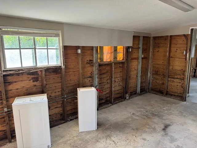 a view of a storage & utility room