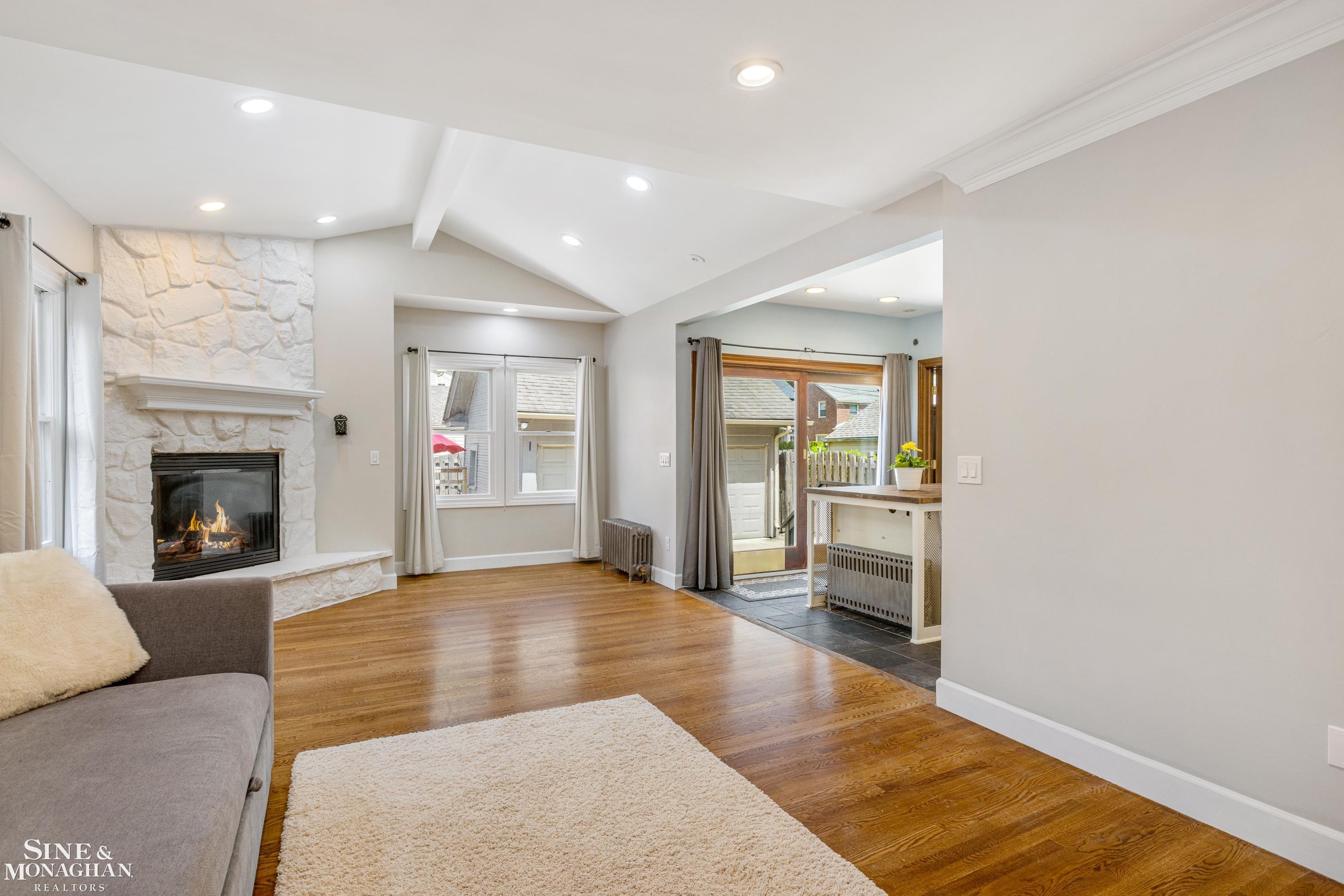 266 Merriweather Road Grosse Pointe Farms, MI 48236 - Photo 9 of 48