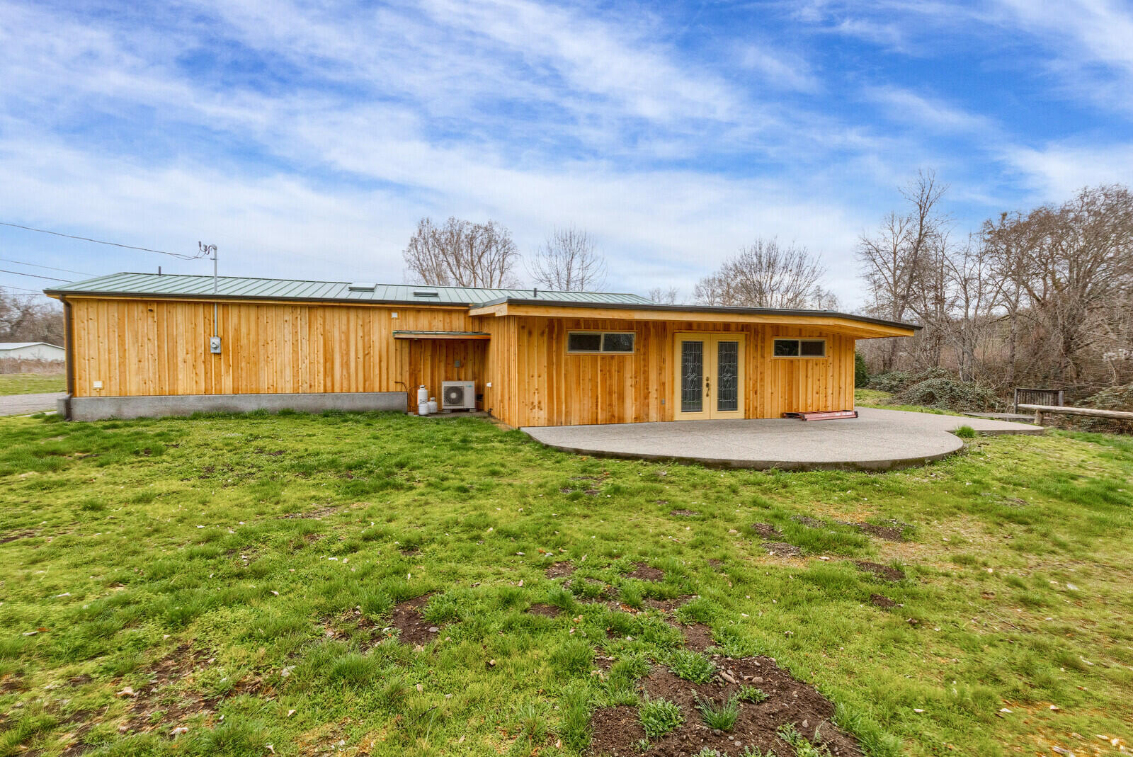 901 Riley Road Eagle Point, OR 97524 - Photo 9 of 46 910 Riley Road