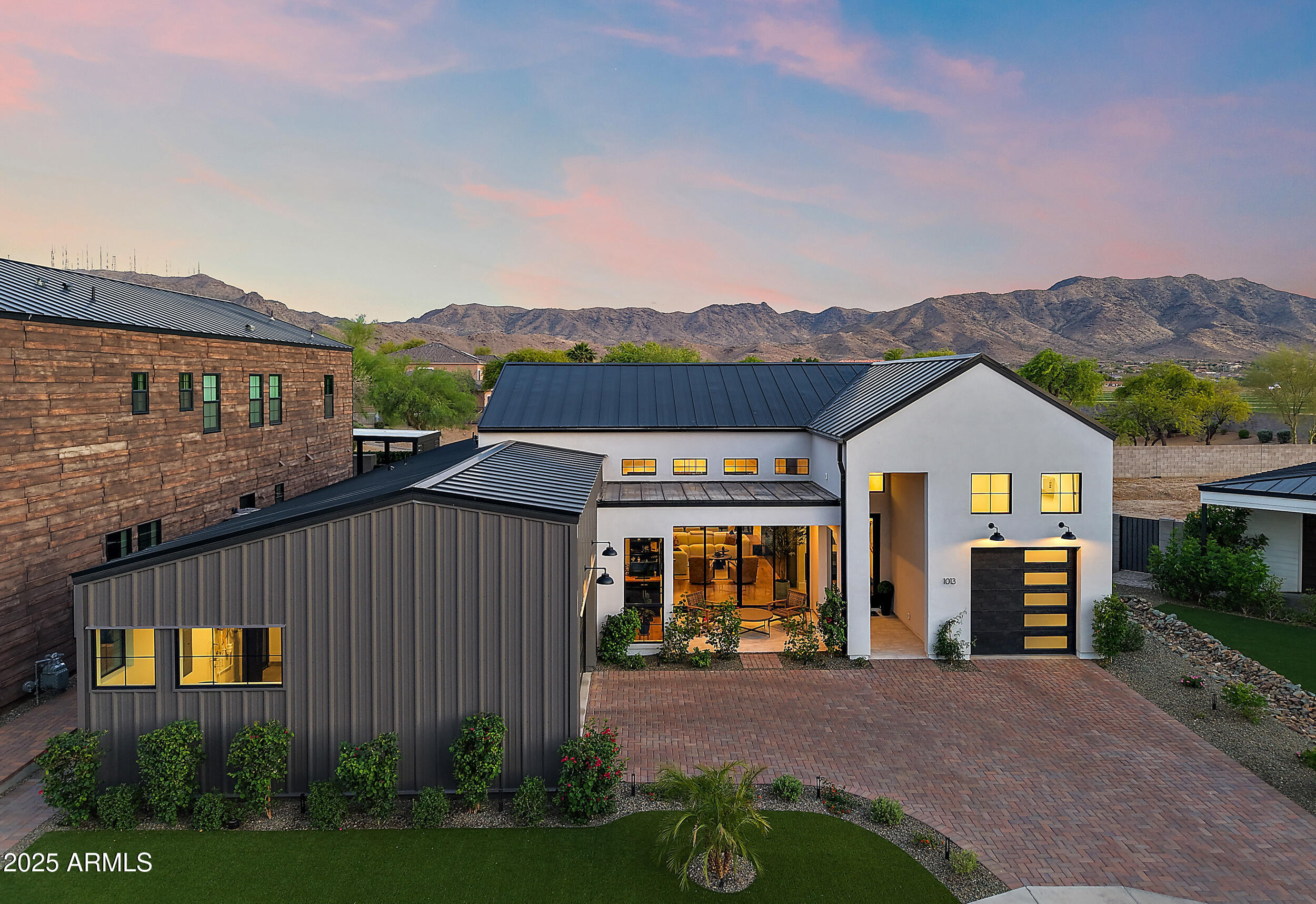 1013 West Ardmore Road Phoenix, AZ 85041 - Photo 2 of 61 j-63