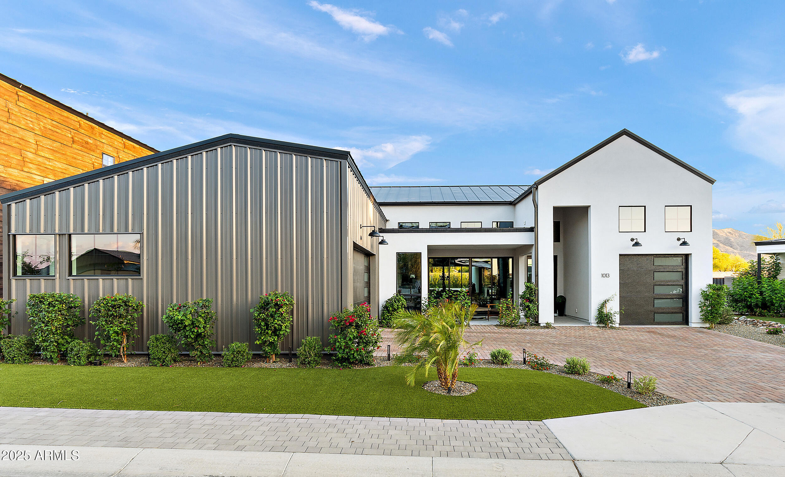 1013 West Ardmore Road Phoenix, AZ 85041 - Photo 3 of 61 j-2