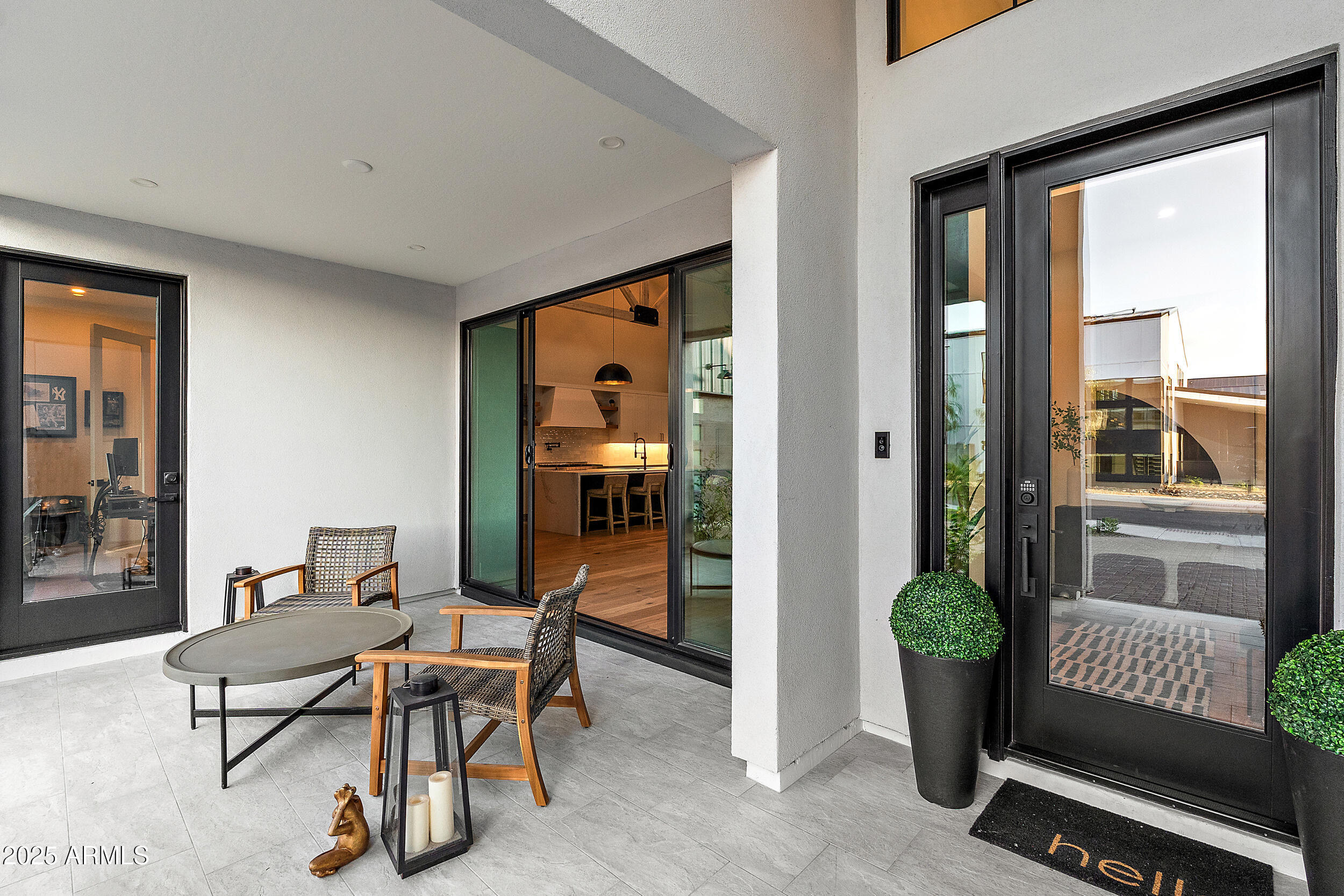 1013 West Ardmore Road Phoenix, AZ 85041 - Photo 5 of 61 j-4