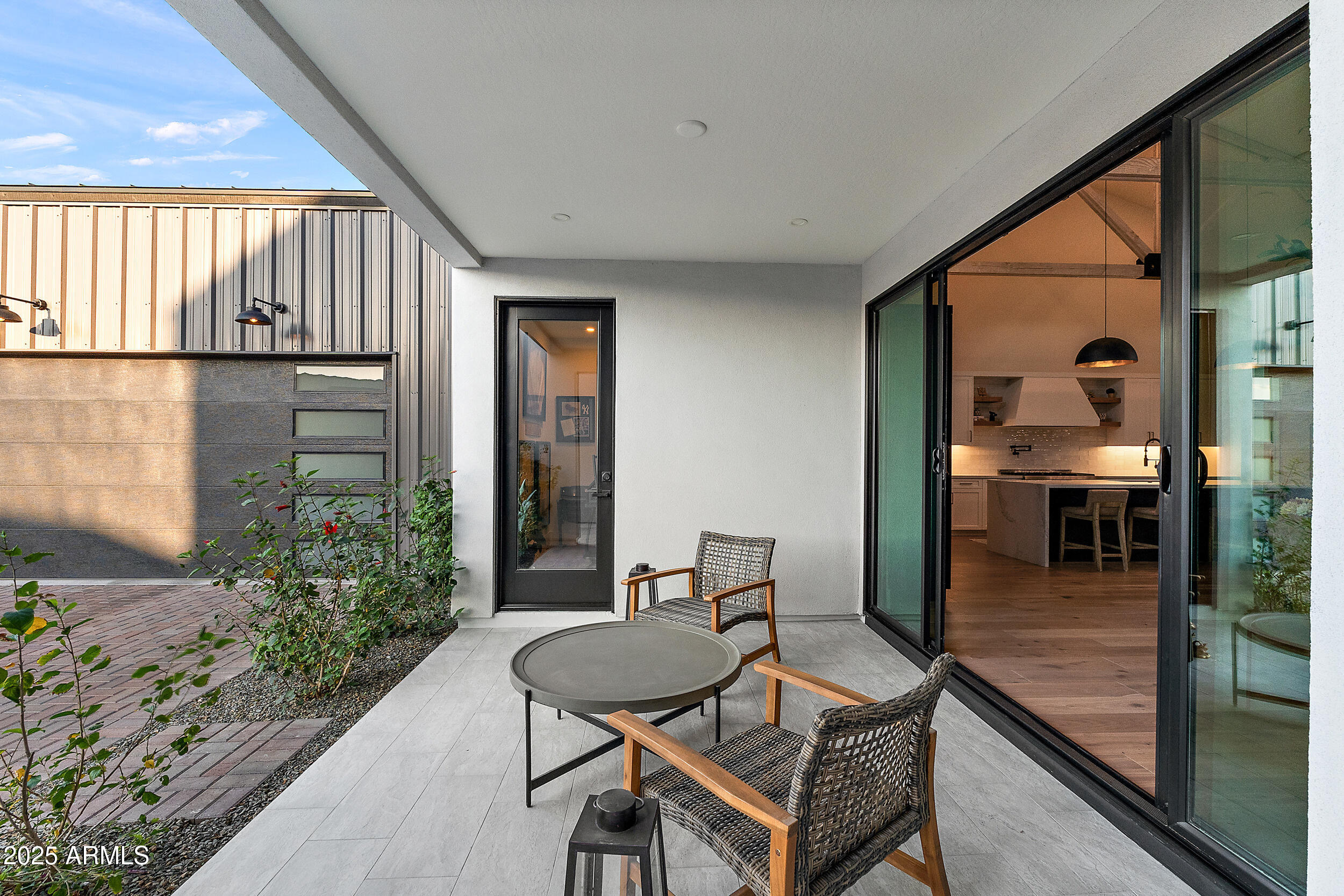 1013 West Ardmore Road Phoenix, AZ 85041 - Photo 6 of 61 j-5