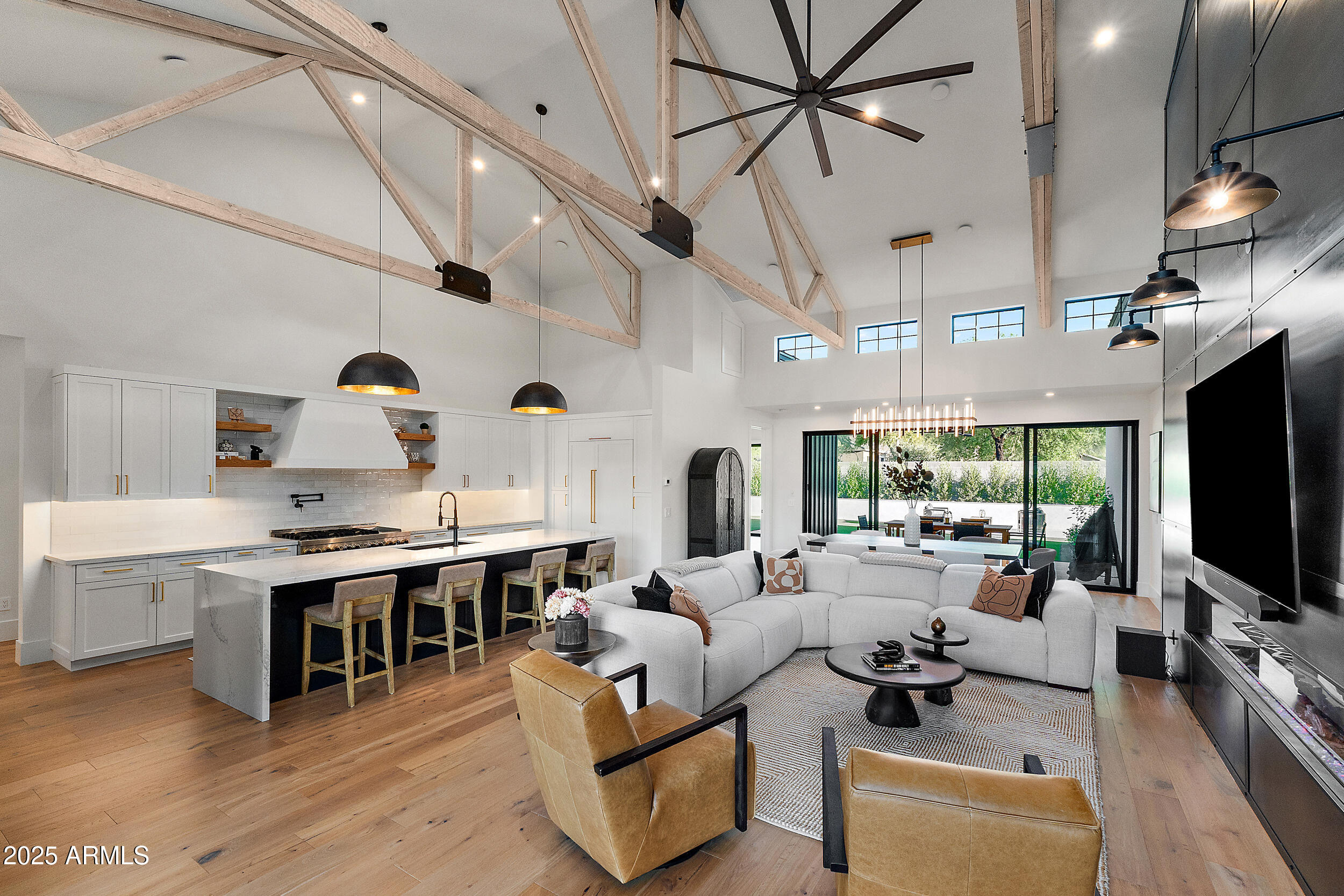 1013 West Ardmore Road Phoenix, AZ 85041 - Photo 9 of 61 j-8