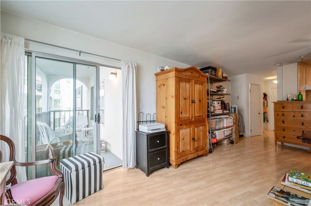 565 Esplanade, Unit 202 Redondo Beach, CA 90277 - Photo 11 of 30