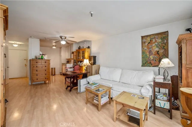 $750,000 | 565 Esplanade, Unit 202, Redondo Beach, CA 90277