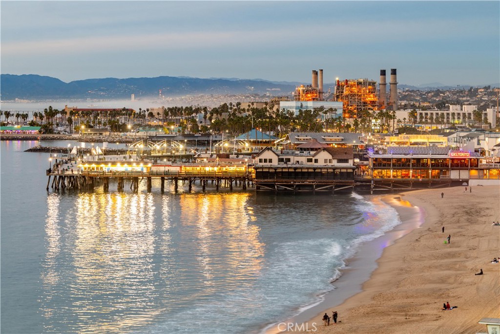 565 Esplanade, Unit 202 Redondo Beach, CA 90277 - Photo 28 of 30