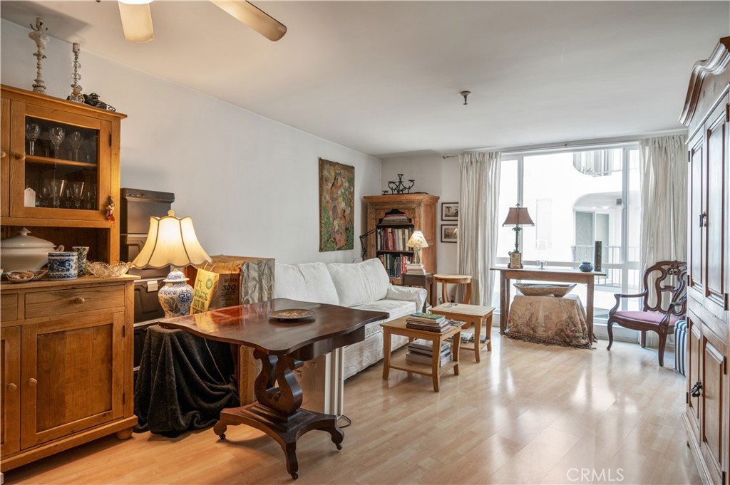 565 Esplanade, Unit 202 Redondo Beach, CA 90277 - Photo 9 of 30