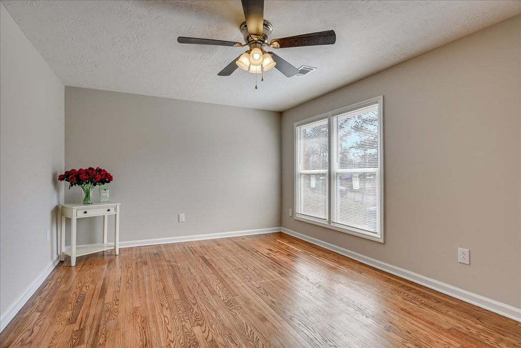 116 Rita Avenue North Augusta, SC 29841 - Photo 3 of 25 Living Room