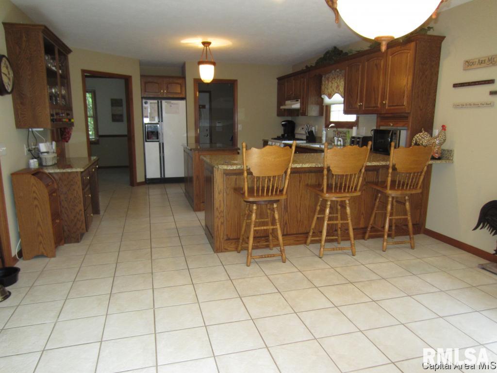 701 Country Meadows Drive Springfield, IL 62702 - Photo 8 of 20 Gallery Image 8