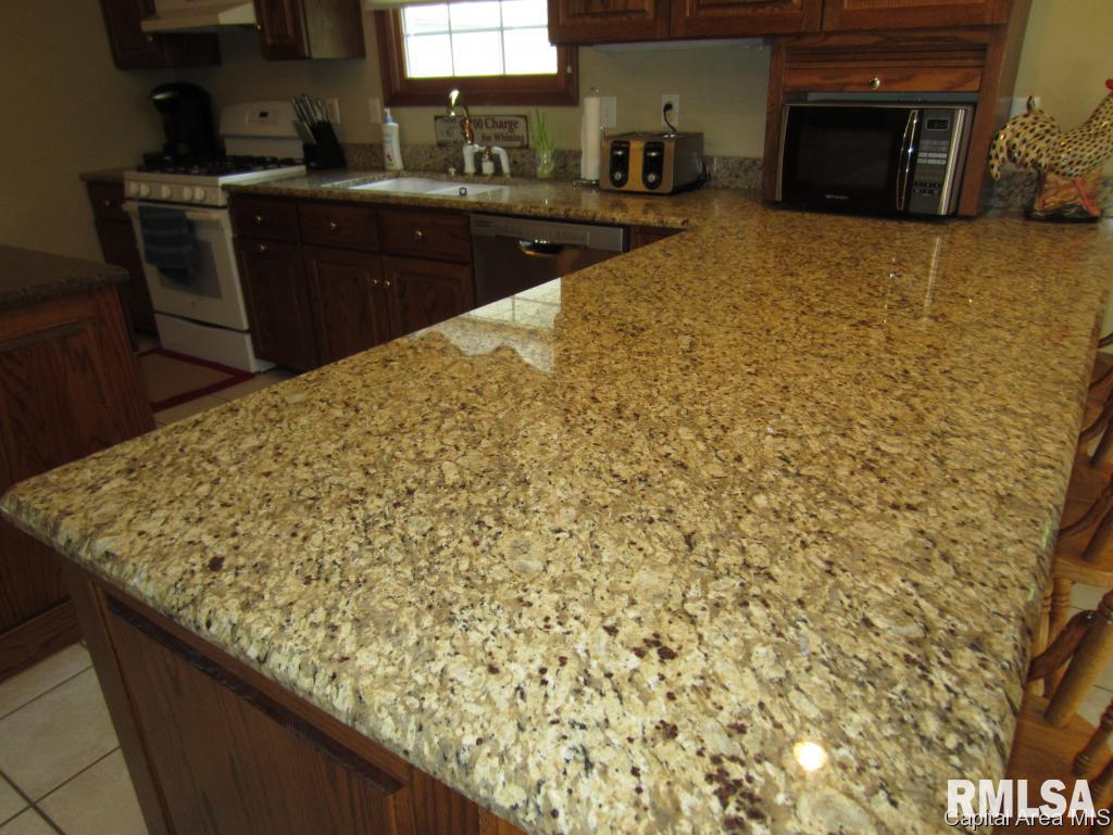 701 Country Meadows Drive Springfield, IL 62702 - Photo 10 of 20 Gallery Image 10