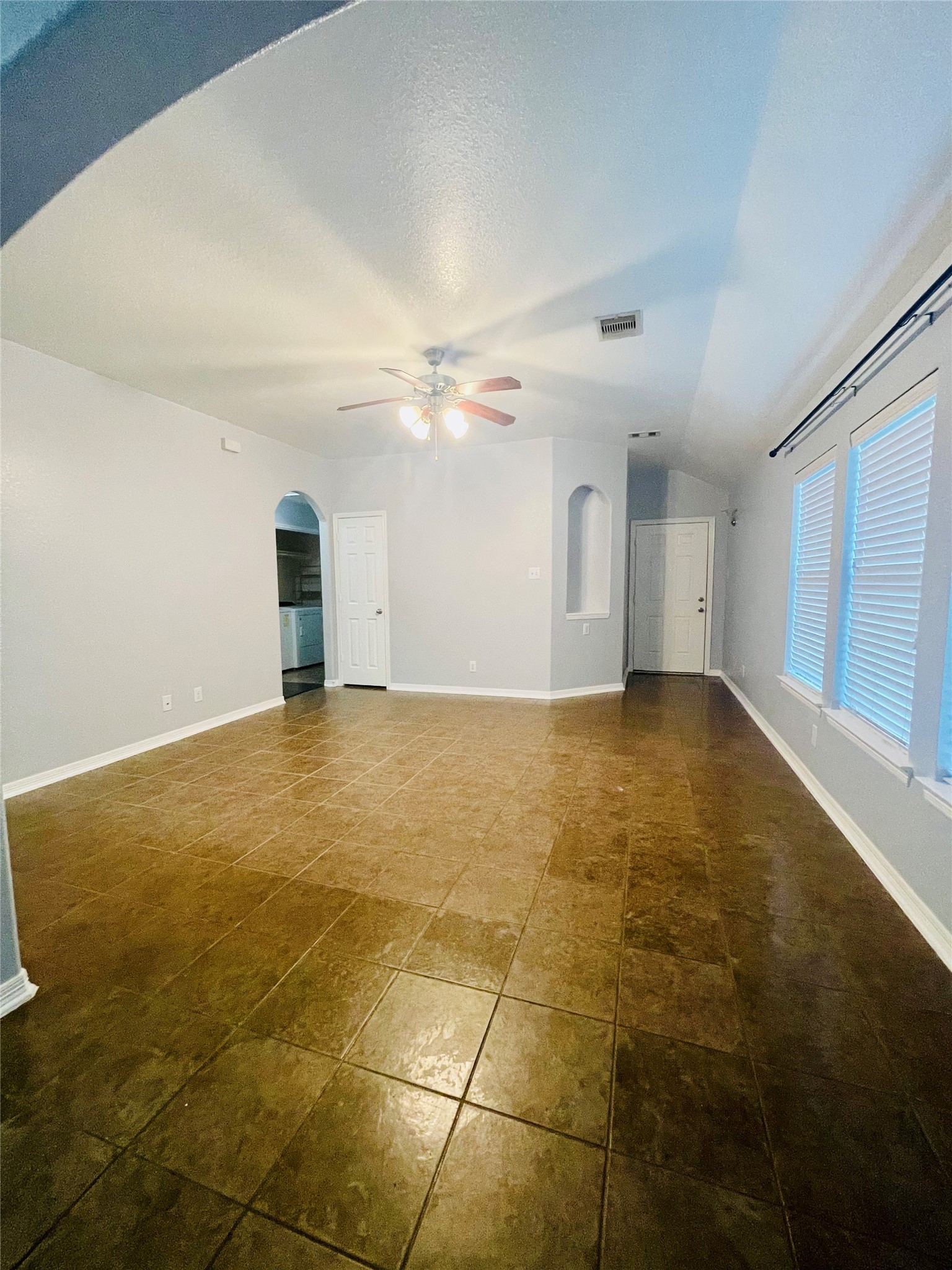 722 Pequin Road Crosby, TX 77532 - Photo 4 of 12 a view of an empty room