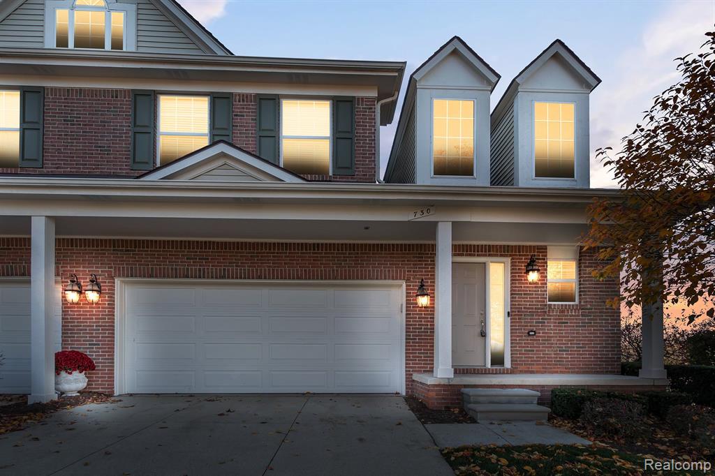 730 East Bluff Court Rochester Hills, MI 48306 - Photo 2 of 34