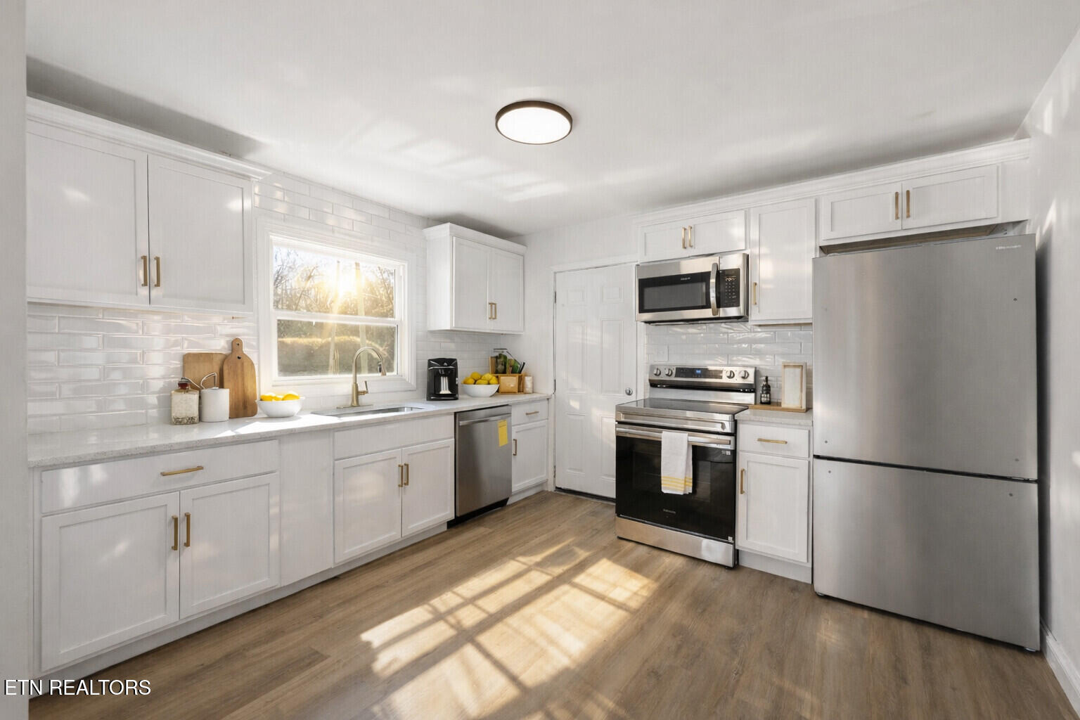 2913 Sunset Avenue Knoxville, TN 37914 - Photo 2 of 11 2) 66346-69682ccde7ec1