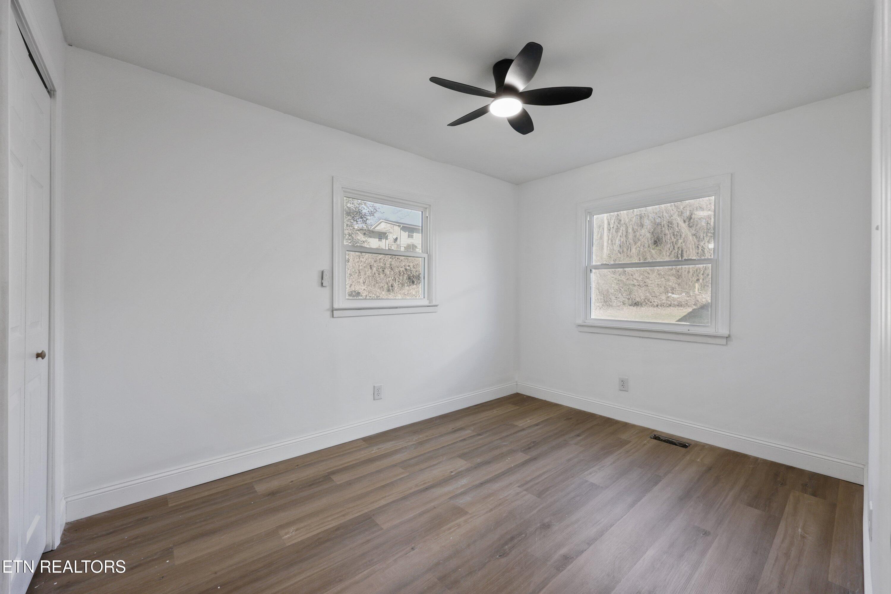 2913 Sunset Avenue Knoxville, TN 37914 - Photo 8 of 11 8) 66346-695077b10a2dd