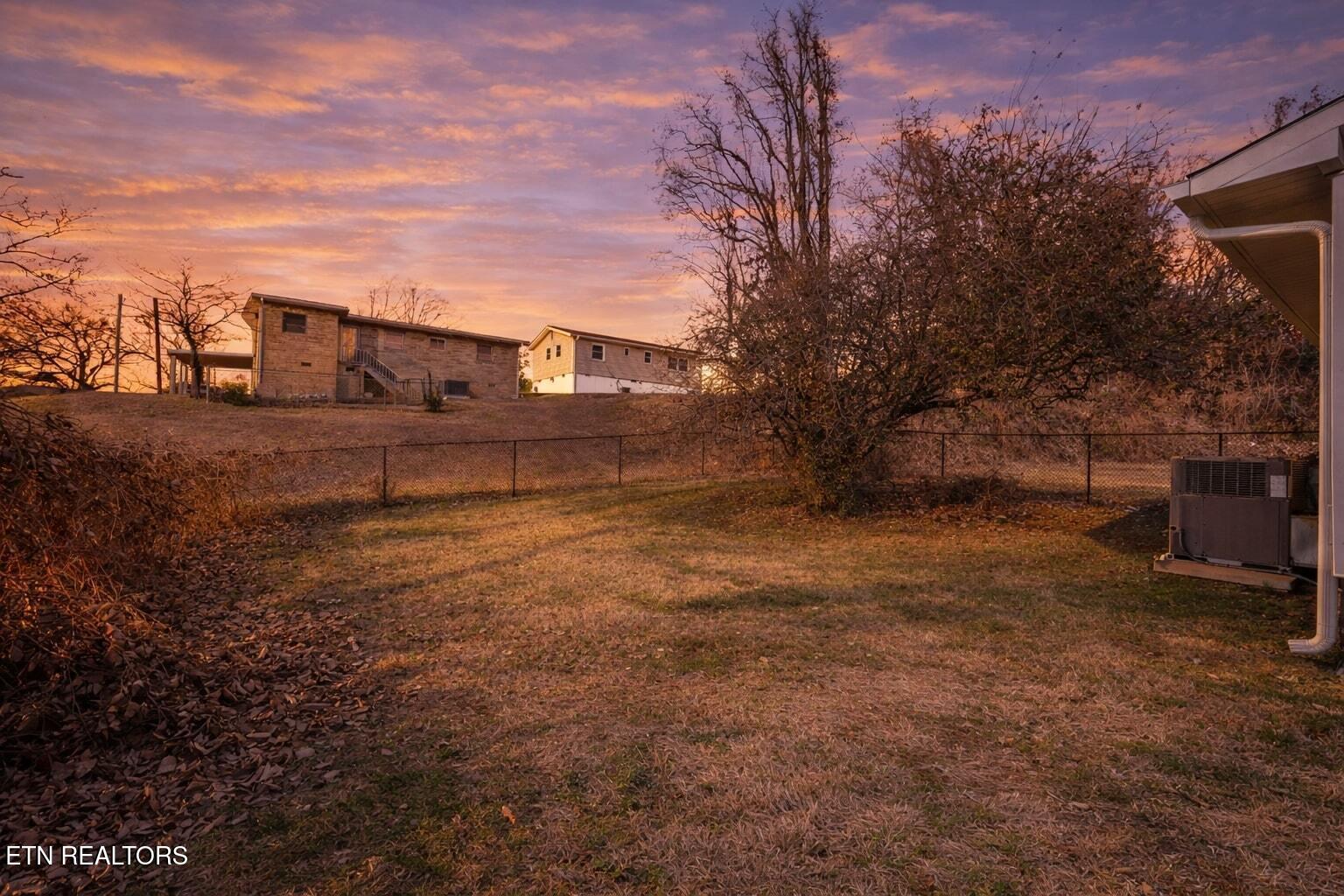 2913 Sunset Avenue Knoxville, TN 37914 - Photo 9 of 11 9) 66346-695077b0ae6dd