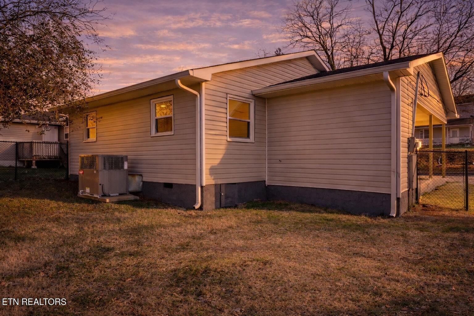 2913 Sunset Avenue Knoxville, TN 37914 - Photo 10 of 11 10) 66346-695077b05b8fb