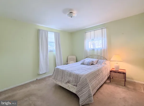 $1,095,000 | 9921 Woodrow Street, Vienna, VA 22181