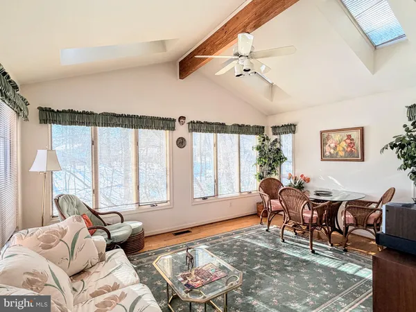 $1,095,000 | 9921 Woodrow Street, Vienna, VA 22181