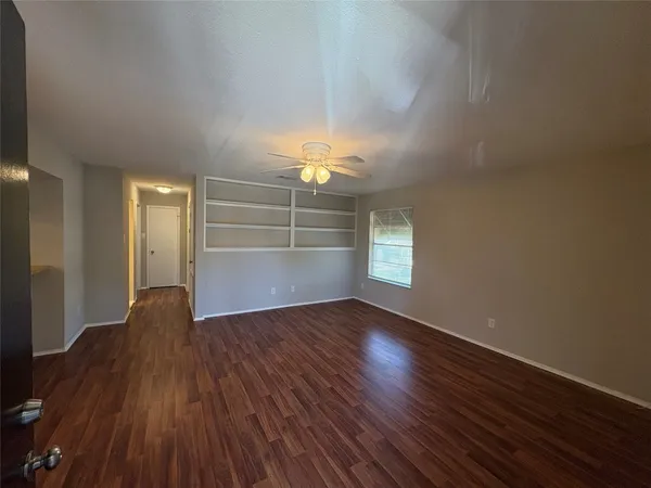$1,150 | 312 South Poplar Street, Unit 4, Tomball, TX 77375