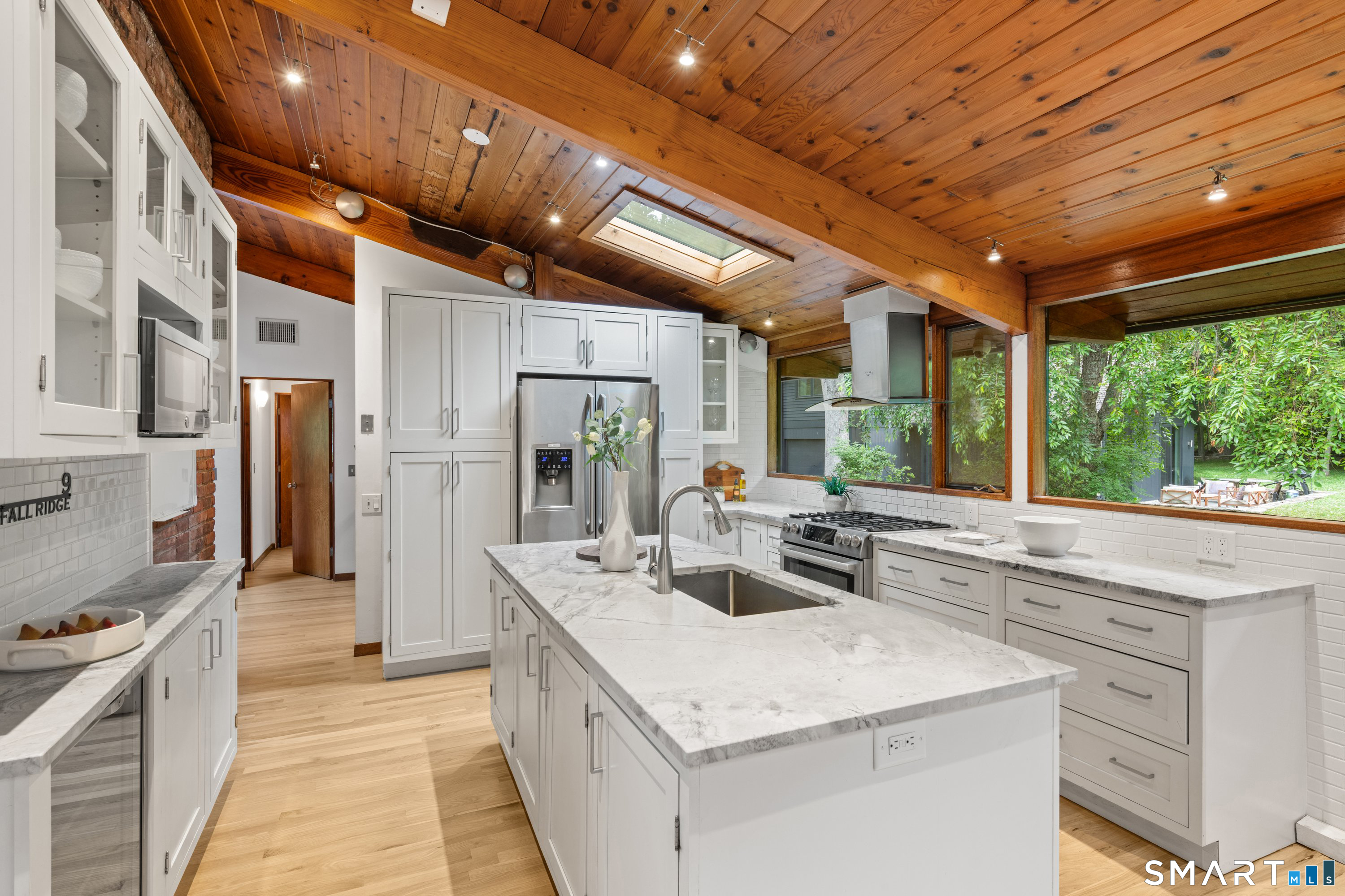9 Fall Ridge Road Weston, CT 06883 - Photo 6 of 39