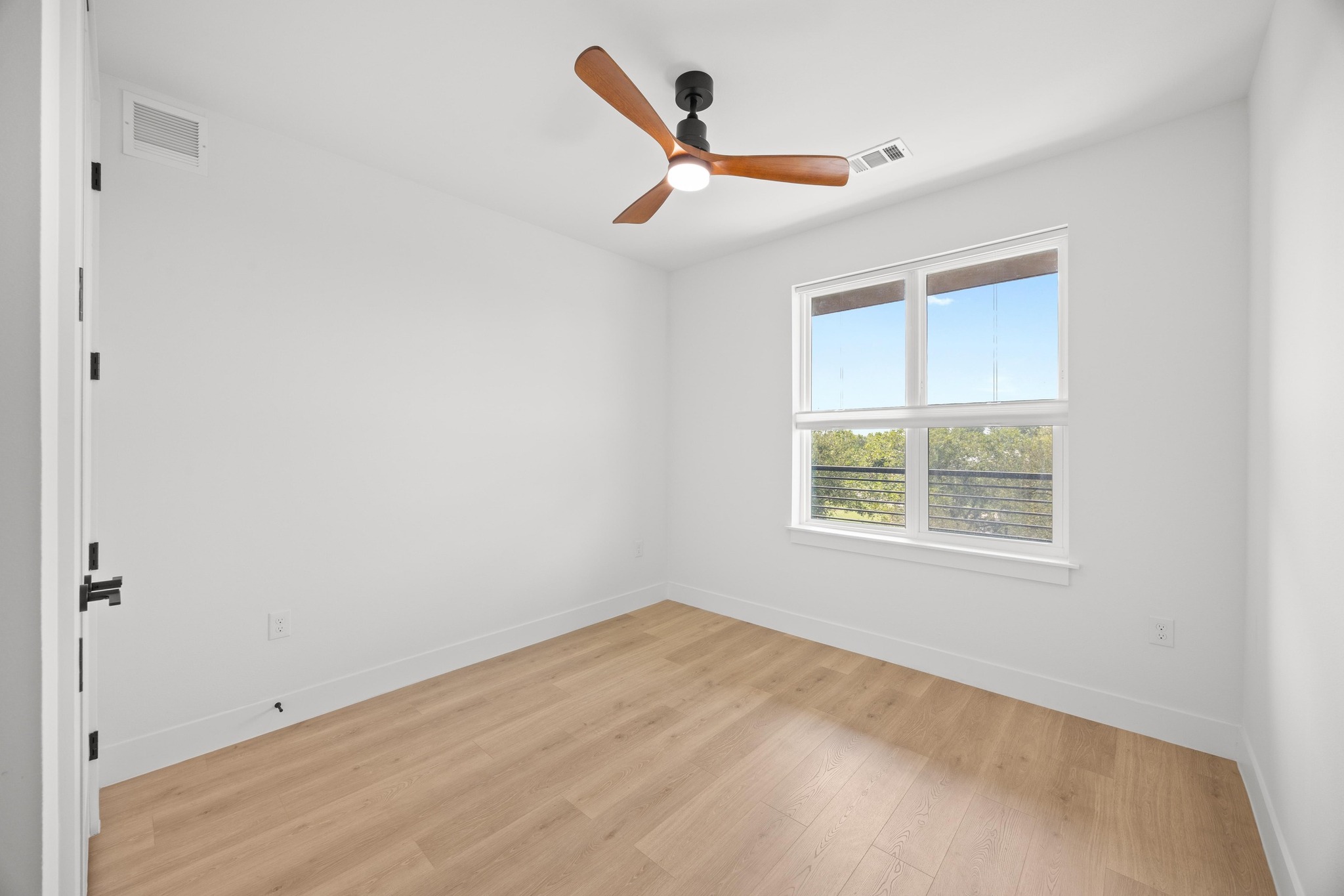 1701 Simond Avenue, Unit 223 Austin, TX 78723 - Photo 24 of 40 an empty room with a window