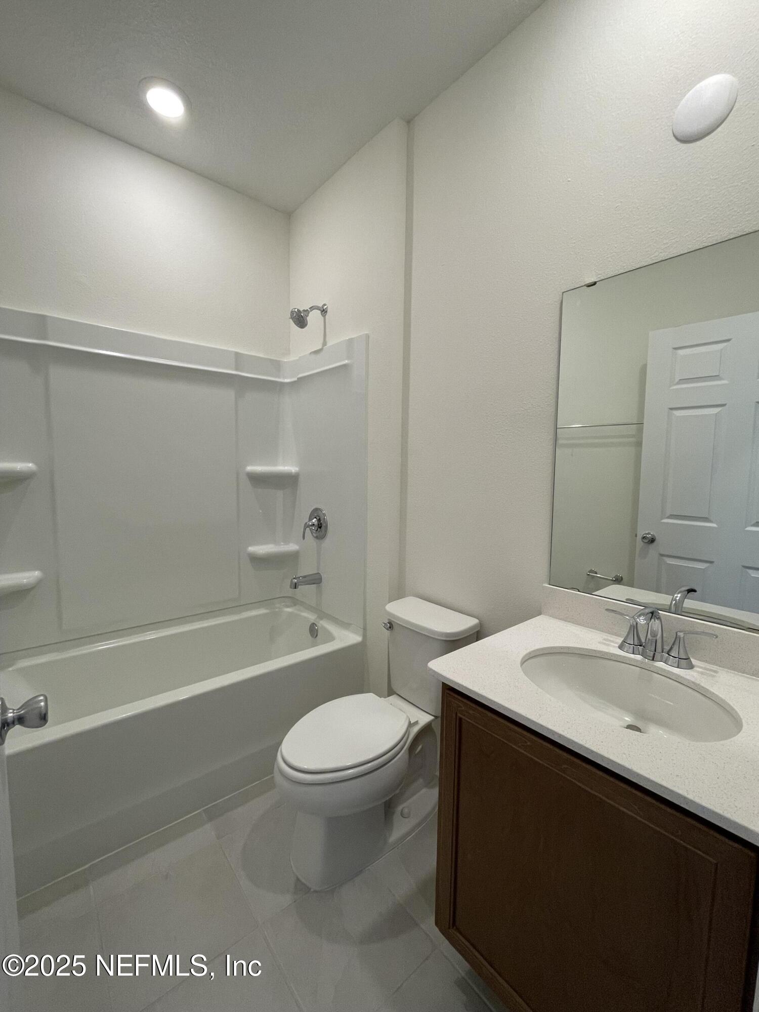 310 Rambling Brk Trail St. Johns, FL 32259 - Photo 11 of 22 1st floor guest bath