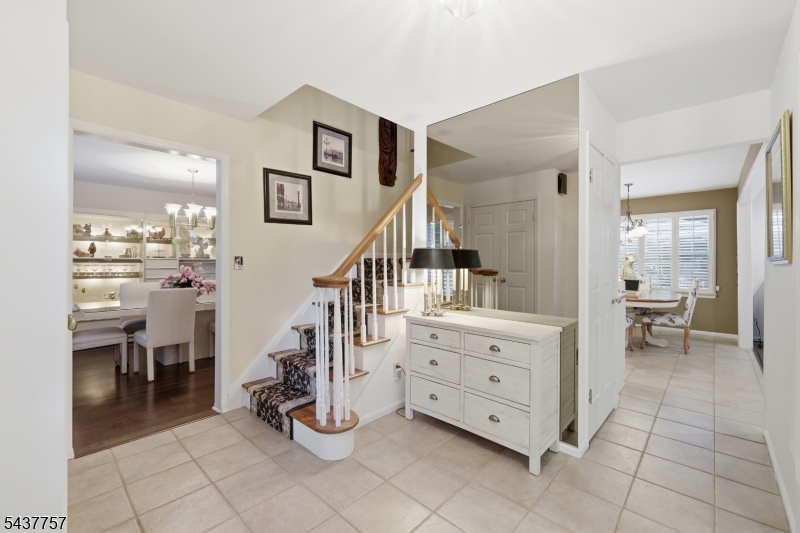863 Papen Road Bridgewater, NJ 08807 - Photo 4 of 39