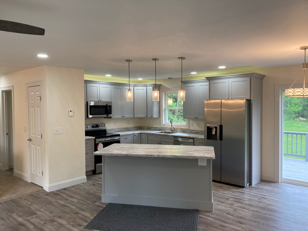 2 River's Edge Drive Morrisonville, NY 12962 - Photo 6 of 38 Gallery Image 6
