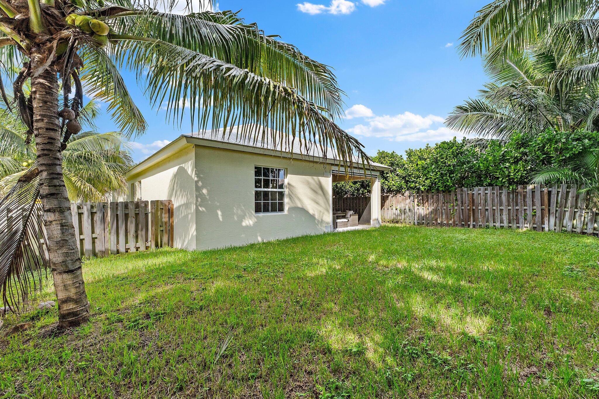 17564 Cinquez Park Road West Jupiter, FL 33458 - Photo 33 of 33 Backyard