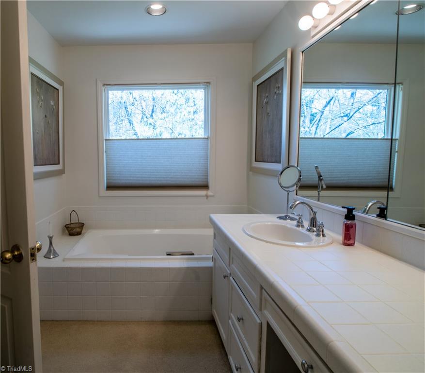 3612 Hunting Ridge Drive High Point, NC 27265 - Photo 14 of 24 Gallery Image 14