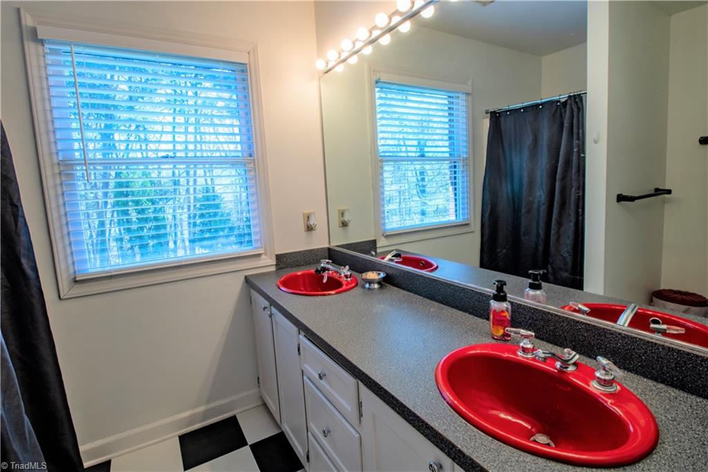 3612 Hunting Ridge Drive High Point, NC 27265 - Photo 18 of 24 Gallery Image 18