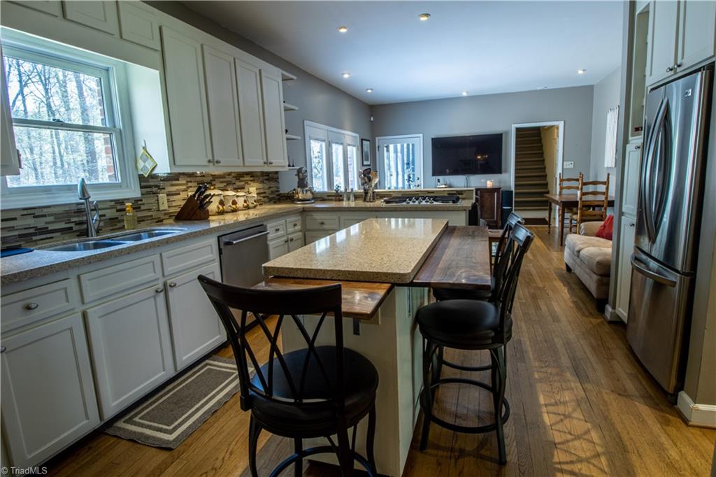 3612 Hunting Ridge Drive High Point, NC 27265 - Photo 24 of 24 Open floor plan.