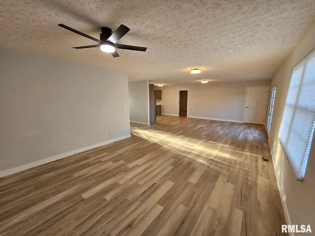 $259,400 | 10457 Puckett Lane, Mount Vernon, IL 62864