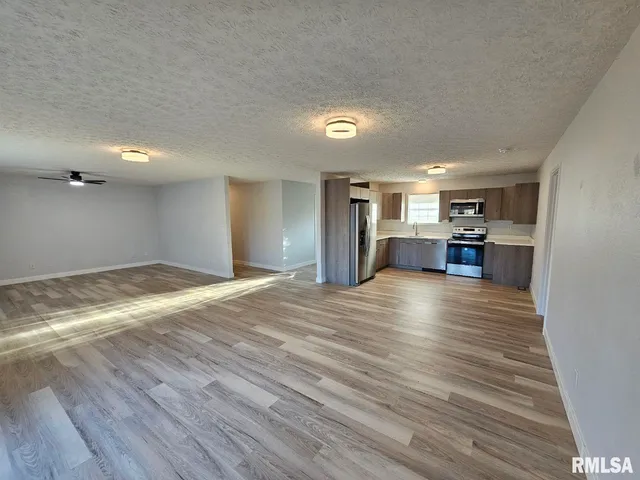 $259,400 | 10457 Puckett Lane, Mount Vernon, IL 62864