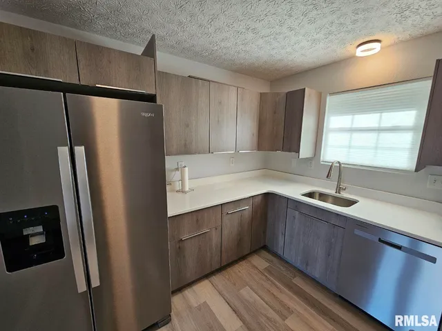 $259,400 | 10457 Puckett Lane, Mount Vernon, IL 62864