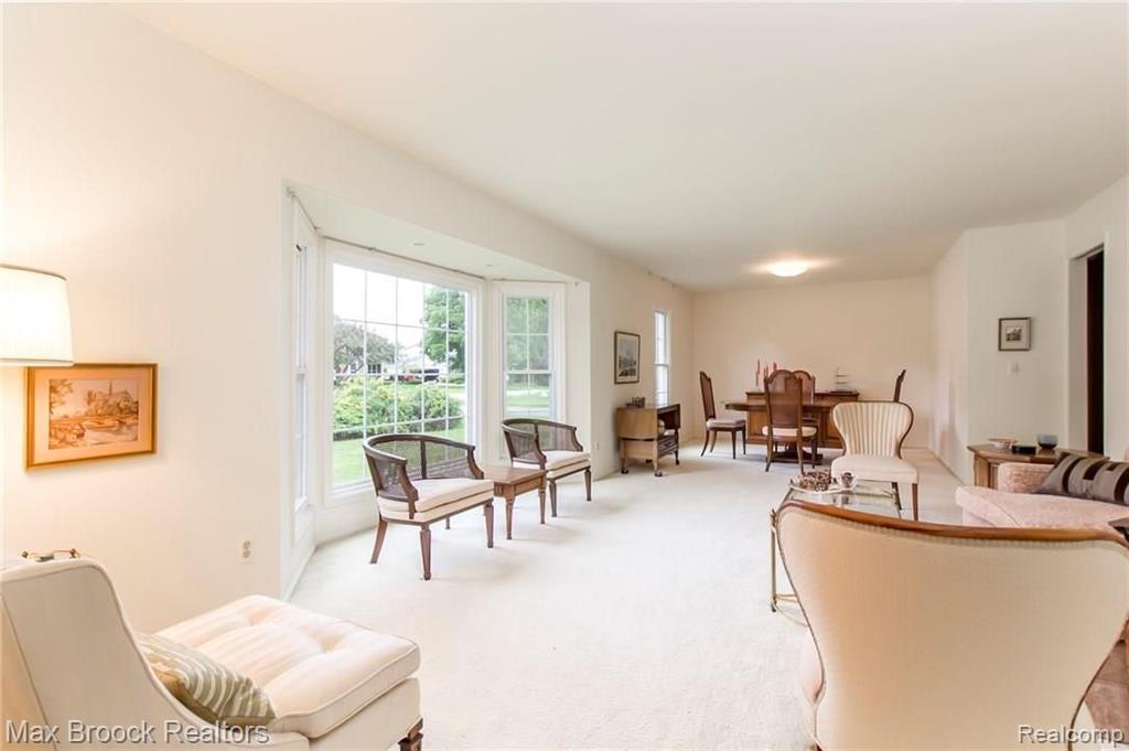 35772 Congress Road Farmington Hills, MI 48335 - Photo 5 of 25