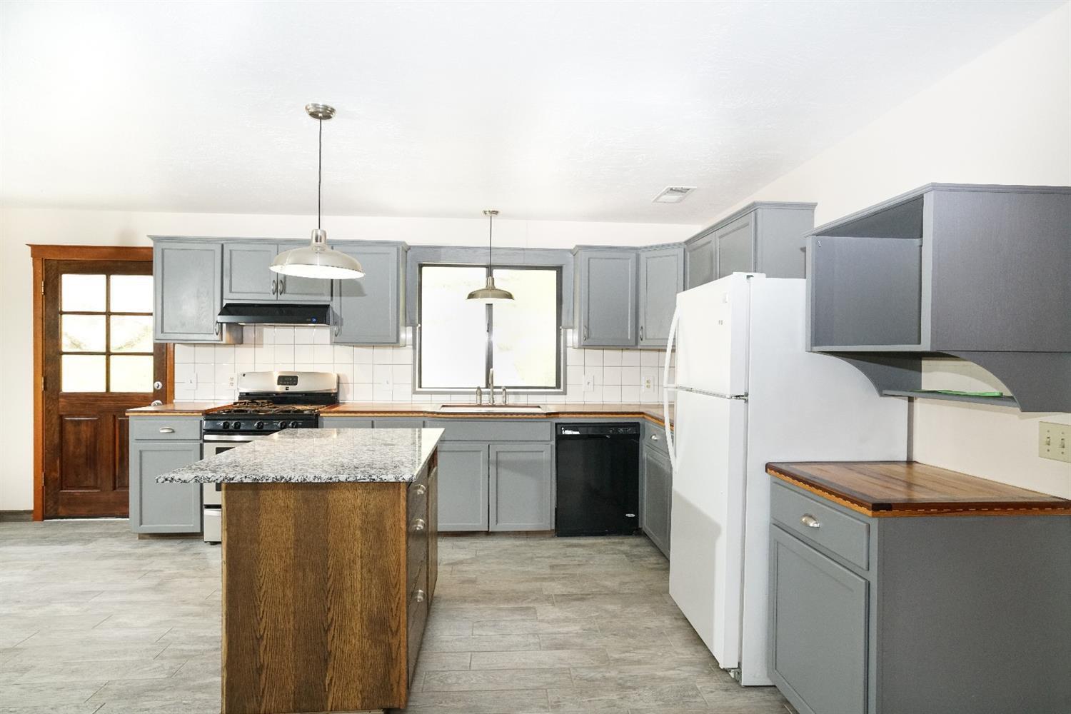 39249 Bear Creek Road Springville, CA 93265 - Photo 5 of 30 Additional Photo