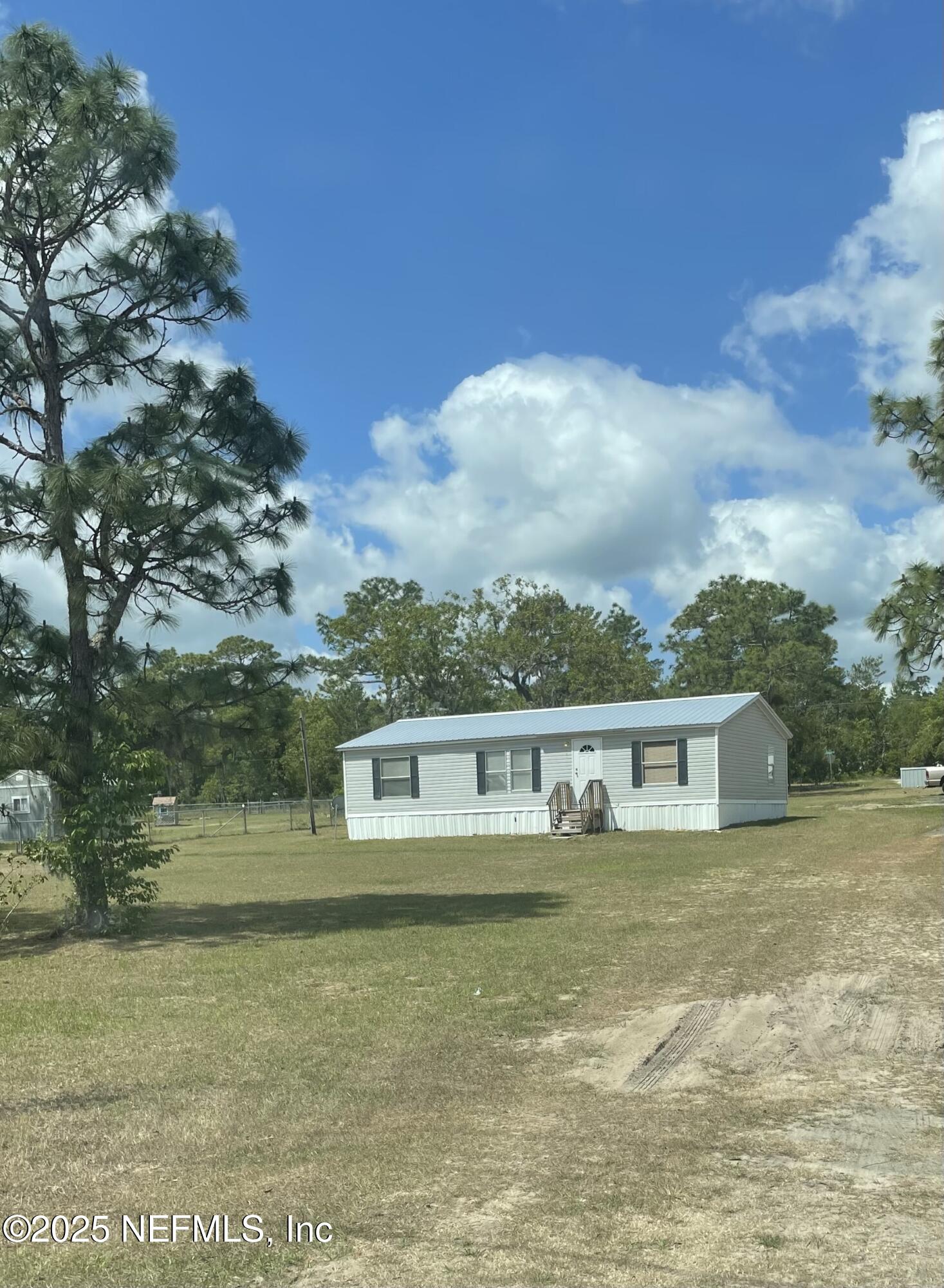 121 Keuka Road Interlachen, FL 32148 - Photo 2 of 18 1